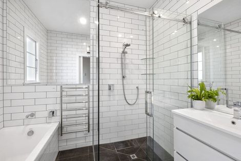 Photo of property in 197 Tukapa Street, Westown, New Plymouth, 4310