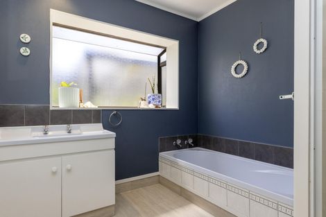 Photo of property in 83 Harvey Street, Waipahihi, Taupo, 3330