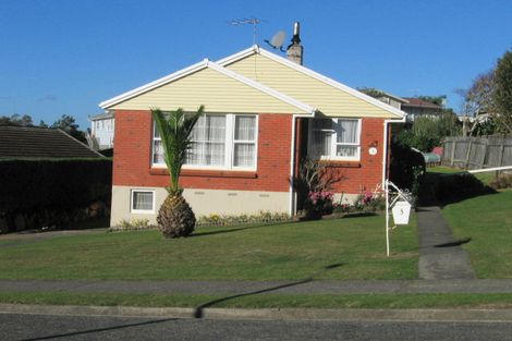 Photo of property in 3 Mahinawa Street, Takapuwahia, Porirua, 5022