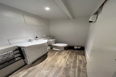 Photo of property in 1/50 La Trobe Street, Pakuranga Heights, Auckland, 2010