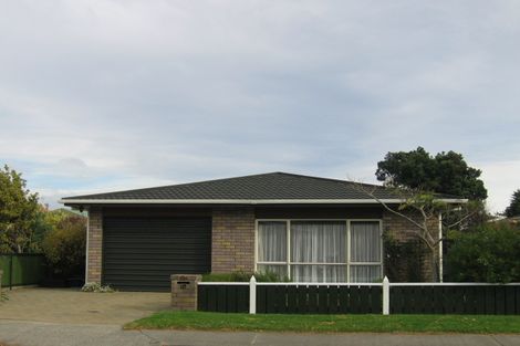 Photo of property in 7 Watson Drive, Paraparaumu Beach, Paraparaumu, 5032