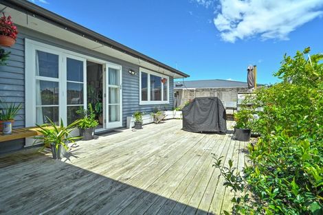 Photo of property in 12 O'connell Place, Havelock North, 4130