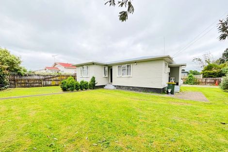Photo of property in 12a Waiari Road, Conifer Grove, Takanini, 2112