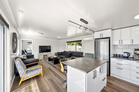 Photo of property in 11 Ruataniwha Drive, Collingwood, 7073