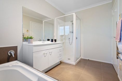 Photo of property in 19 Watkins Road, Cambridge, 3434