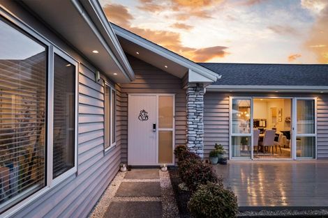 Photo of property in 8 Gemscott Crescent, Huapai, Kumeu, 0810