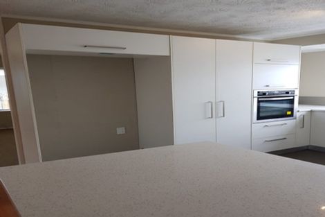 Photo of property in 2/44 Darren Crescent, Half Moon Bay, Auckland, 2012