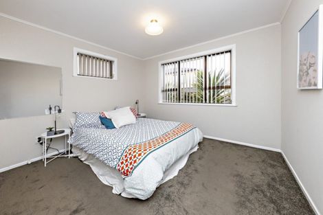 Photo of property in 13 Jenkins Place, Manurewa East, Auckland, 2102