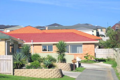 Photo of property in 3 Chesterton Terrace, Henderson, Auckland, 0612