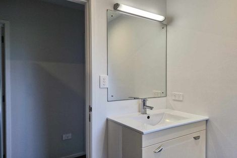 Photo of property in 32b Waiwaka Terrace, Strandon, New Plymouth, 4312