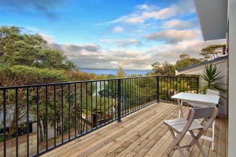 Photo of property in 9 Lancewood Avenue, Titirangi, Auckland, 0604