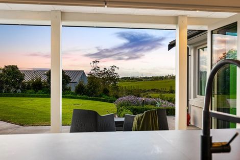 Photo of property in 13 Myra Evelyn Grove, Dairy Flat, Albany, 0792