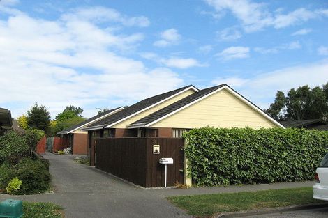 Photo of property in 1/18 Glenharrow Avenue Avonhead Christchurch City