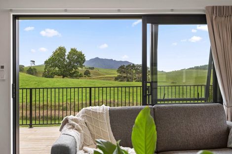 Photo of property in 64 Ruapuke Road, Raglan, 3296