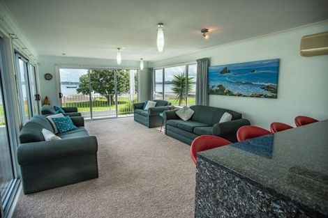 Photo of property in 10 Waikaraka Beach Road, Tamaterau, Whangarei, 0174
