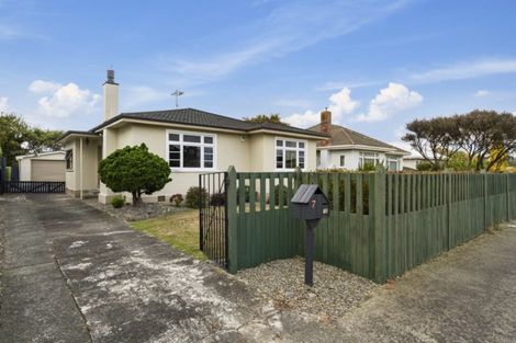 Photo of property in 7 Rangitira Avenue, Palmerston North, 4414