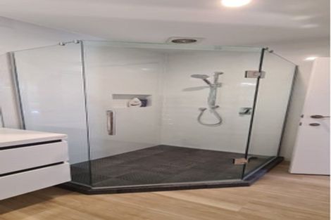 Photo of property in 16 Valdese Rise, Browns Bay, Auckland, 0630