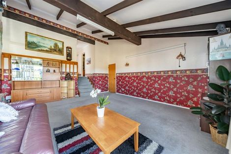 Photo of property in 10 Ordley Grove, Tawa, Wellington, 5028