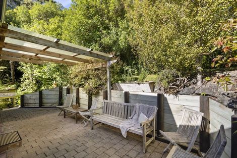 Photo of property in 6 Te Papa Road, Kawakawa Bay, Papakura, 2585
