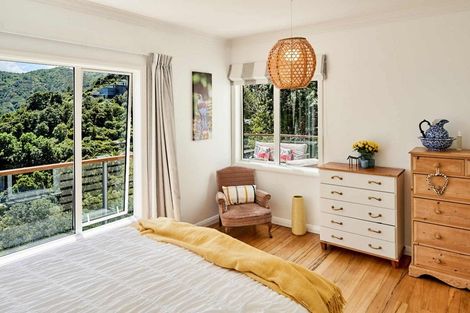 Photo of property in 35 Walter Road, Lowry Bay, Lower Hutt, 5013