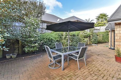 Photo of property in 4 Nita Place, The Gardens, Auckland, 2105