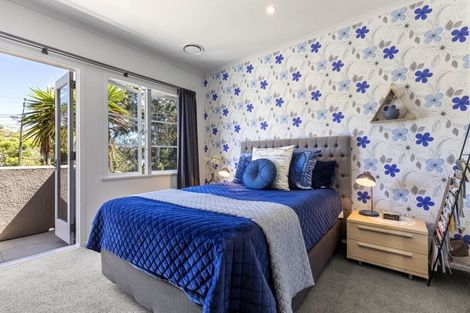 Photo of property in 49 Stanley Point Road, Stanley Point, Auckland, 0624