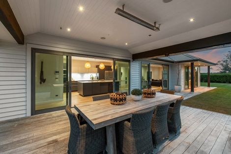Photo of property in 181 Old North Road, Kumeu, 0892