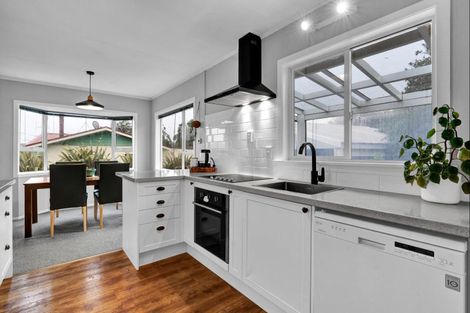 Photo of property in 66 Huatoki Street, Vogeltown, New Plymouth, 4310