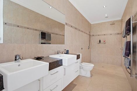 Photo of property in 5 Gleaming Place, Waiuku, 2123