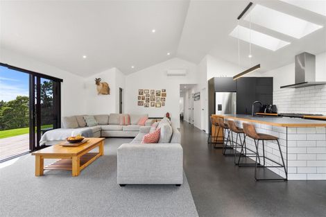 Photo of property in 59 Jounneaux Road, Te Kamo, Kamo, 0185