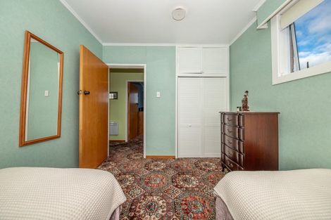 Photo of property in 38 Lyndhurst Street, Westport, 7825