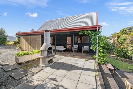 Photo of property in 35 Bay View Road, Whangarei Heads, Whangarei, 0174