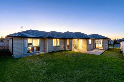 Photo of property in 7 Oka Street, Papamoa Beach, Papamoa, 3118