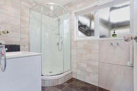 Photo of property in 11/5 Keeling Road, Henderson, Auckland, 0612