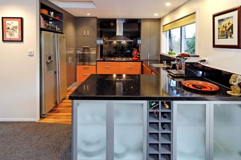 Photo of property in 9 Lancewood Avenue, Titirangi, Auckland, 0604