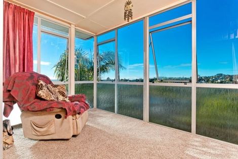 Photo of property in 137 Oaktree Avenue, Browns Bay, Auckland, 0630