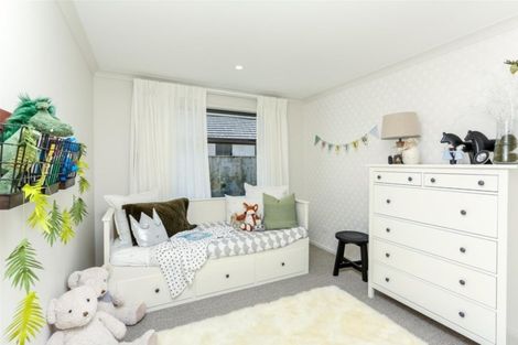 Photo of property in 1 Tupare Place, Highlands Park, New Plymouth, 4312
