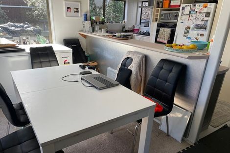 Photo of property in 42 Holyoake Place, Chatswood, Auckland, 0626