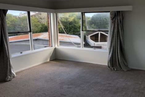 Photo of property in 1 Fayette Place, Te Atatu South, Auckland, 0610