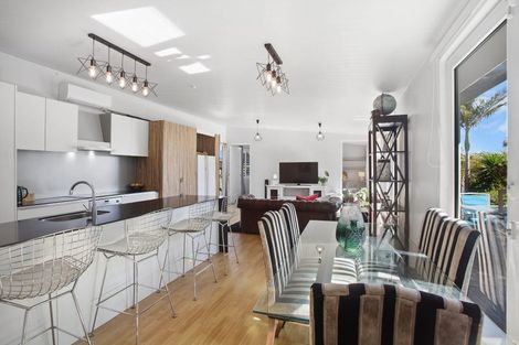 Photo of property in 15a Sea View Terrace, Cockle Bay, Auckland, 2014