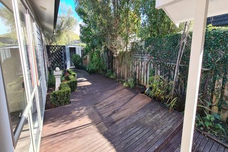 Photo of property in 25 Anderson Road, Taradale, Napier, 4112