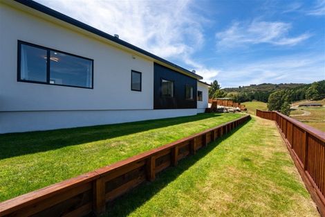 Photo of property in 17 Kingsgate Lane, Waihola, Milton, 9073