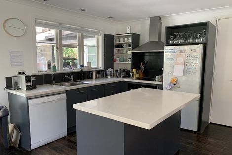 Photo of property in 3 Moffat Road, Red Beach, 0932