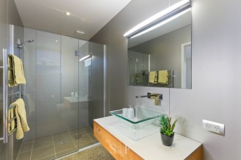 Photo of property in 8 Ngarara Road, Waikanae, 5036