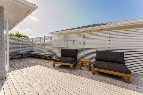 Photo of property in 215 Mangorei Road, Merrilands, New Plymouth, 4312
