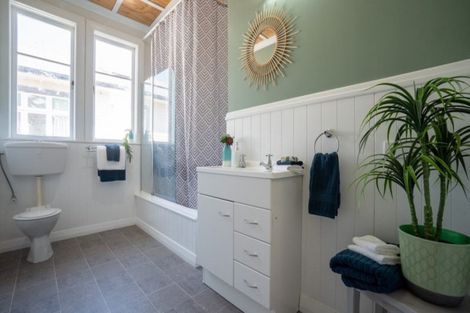 Photo of property in 32 Marne Street, Hokowhitu, Palmerston North, 4410