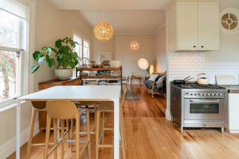 Photo of property in 16 Saint Mary Street, Thorndon, Wellington, 6011