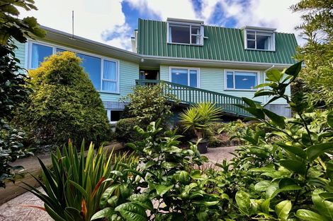 Photo of property in 72 Raroa Terrace, Tawa, Wellington, 5028