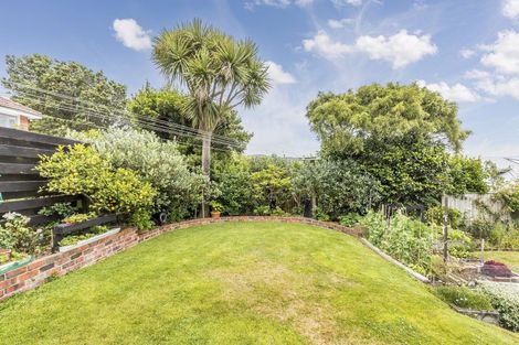 Photo of property in 9 West Road, Northland, Wellington, 6012