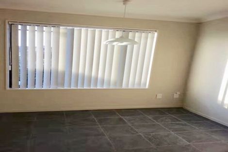 Photo of property in 2 Ballyward Close, East Tamaki, Auckland, 2013